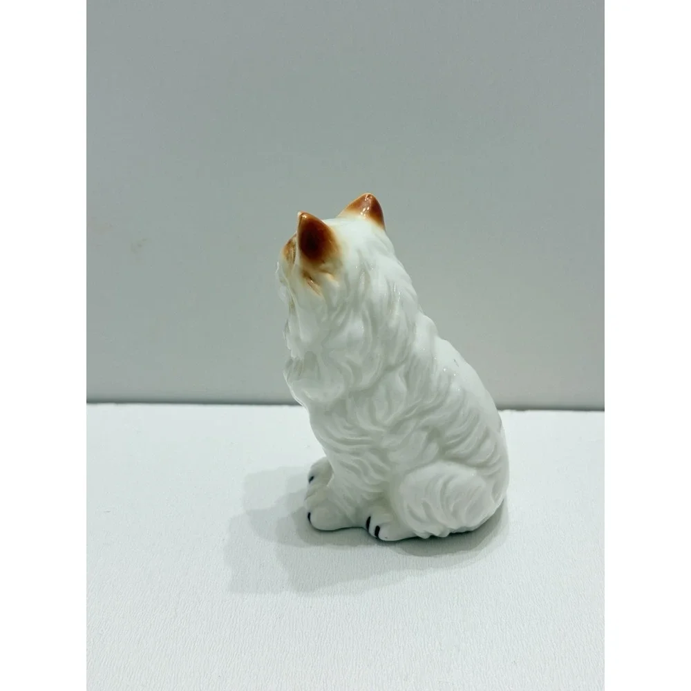 Bone China‎ White Persian Cat Figurine In Excellent Condition